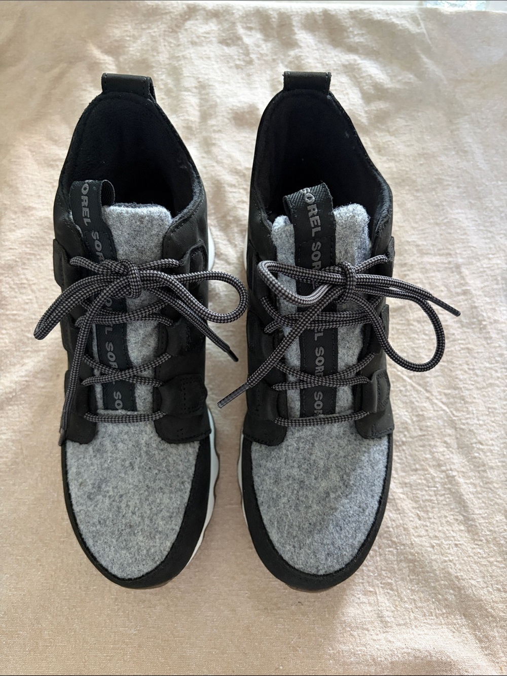 Sorel Gray Felt & Black Lace-Up High-Top Kinetic Caibou waterproof boot